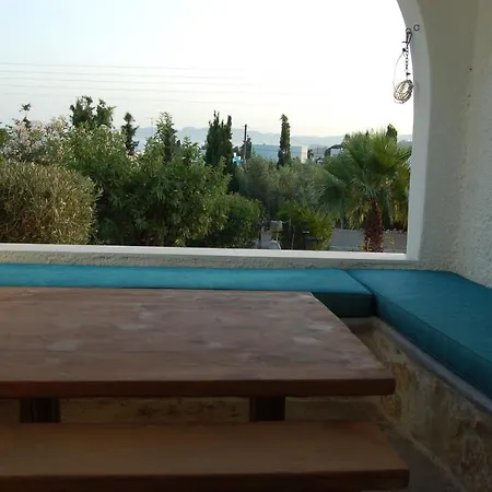 Beautiful In With Amazing Views! Apartment